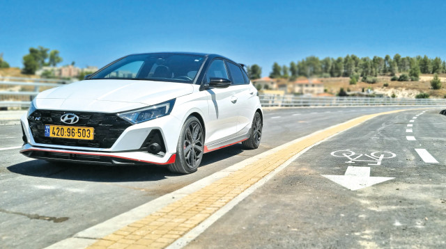 יונדאי i20N (צילום: אודי עציון)
