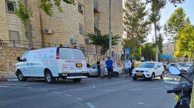 זירת הדקירה בירושלים (צילום: דוברות מד"א)