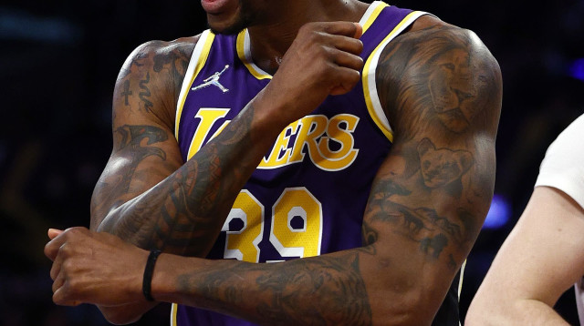 הלייקרס חזרו לנצח. דוויט הווארד (צילום: GettyImages, Ronald Martinez)