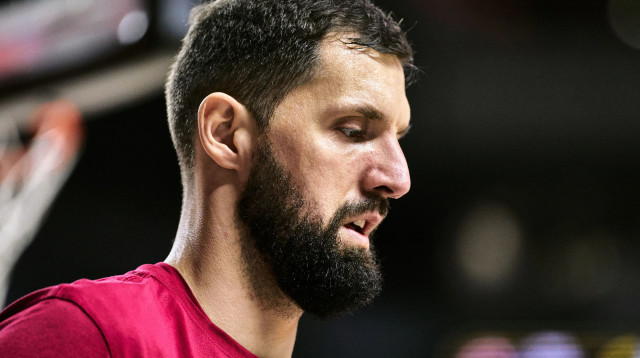 ניקולה מירוטיץ', ברצלונה (צילום: GettyImages, Sonia Canada)