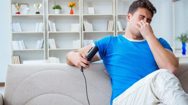 אדם מזיע, אילוסטרציה (צילום: אינגאימג')