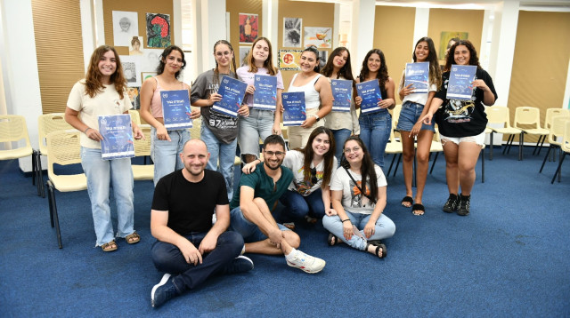 מסיימות קורס ההכשרה באשקלון לגיוס ליחידות הטכנולוגיות בצה"ל (צילום: מאיר אליפור)