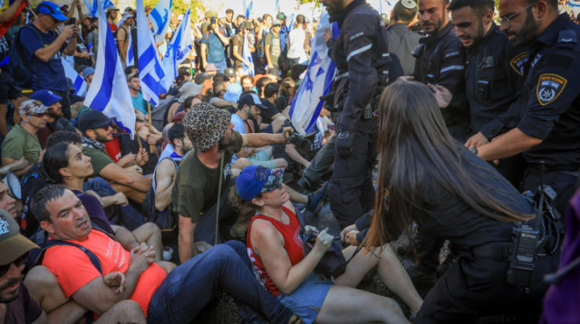 עימותים בין שוטרים ומפגינים בירושלים (צילום: נועם ריבקין פנטון, פלאש 90)