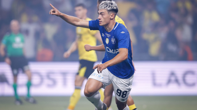 יון ניקולאסקו, שחקן בית"ר ירושלים חוגג (צילום: מאור אלקסלסי)