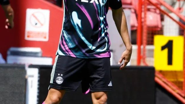 דקות ראשונות בקבוצתו החדשה. אור דדין (צילום: אתר רשמי, אברדין)