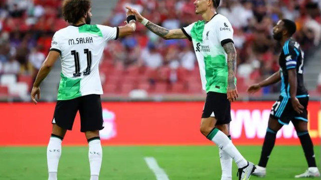 ממשיכים לככב. נונייס וסלאח (צילום: אימג'בנק  GettyImages, Yong Teck Lim)