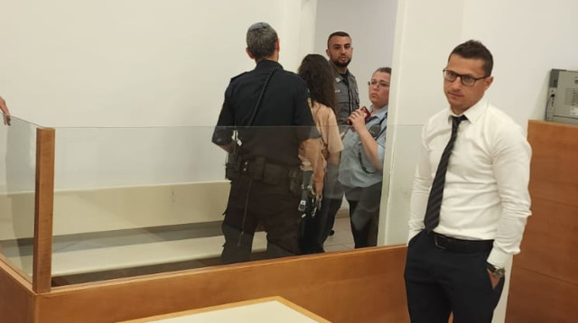 הארכת מעצר הסייעת מהוד השרון (צילום: אלון חכמון)