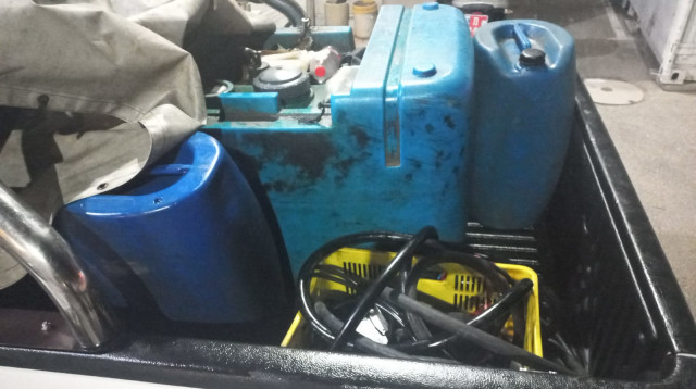 הסולר הגנוב שנמצא אצל תושבי הפזורה מדרום הארץ (צילום: דוברות המשטרה)