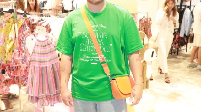 עדן דניאל גבאי בהשקת חנות הפופ אפ של פקטורי 54 (צילום: רפי דלויה,דנה קופל)