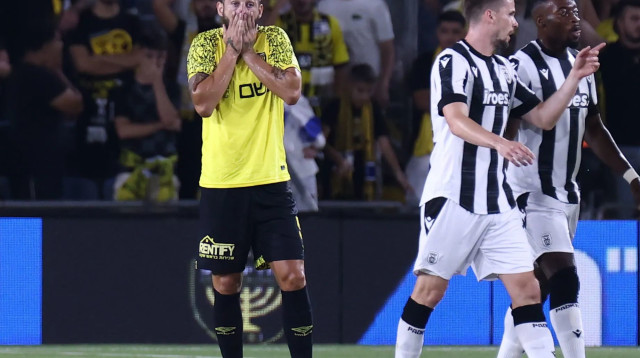 אדי גוטליב שחקן בית"ר ירושלים מאוכזב (צילום: דני מרון)