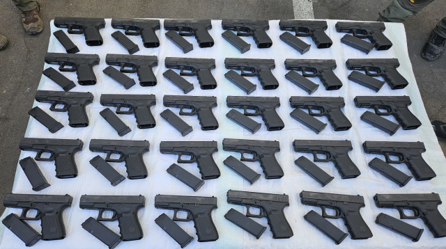 אקדחים, אילוסטרציה (צילום: דוברות המשטרה)