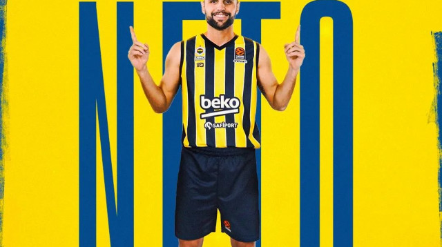 ראול נטו מוצג כשחקן פנרבחצ'ה (צילום: אתר רשמי, פנרבחצ'ה)