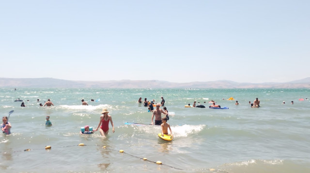קיץ, חוף ים (צילום: אושרי בן דור, איגוד ערים כינרת)