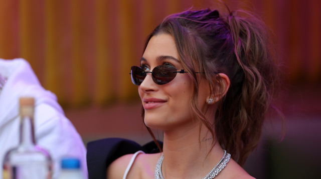 היילי ביבר (צילום:  Kevin C. Cox/Getty Images)