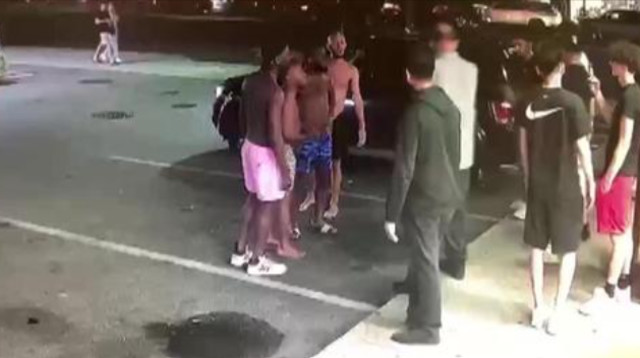 הקטטה בתחנת הדלק (צילום: רשתות חברתיות)