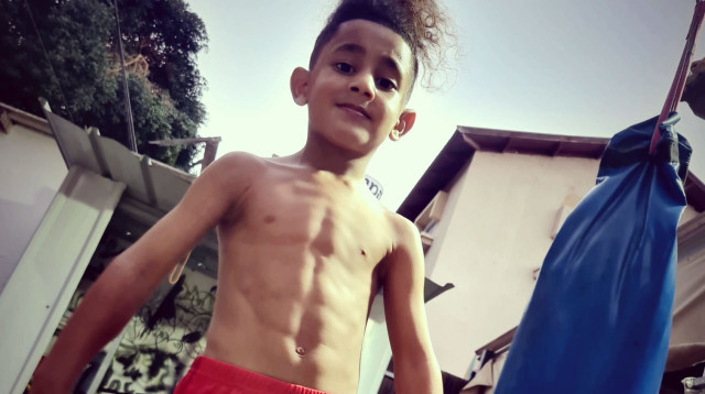 עוד לא בן 7, אבל מכוון גבוה מאוד. סהר שי שמשון חדד (צילום: באדיבות המשפחה)