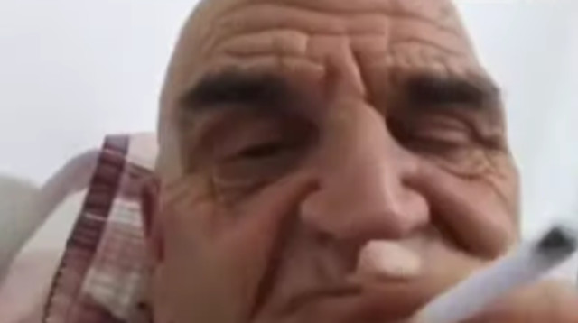 ציון ביסמוט, "בן 60 ולא נראה בכלל" (צילום: יוטיוב)