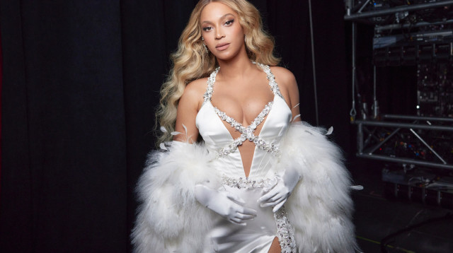 ביונסה בשמלה של ראלף לורן לפקטורי 54  (צילום: באדיבות Parkwood Entertainment)