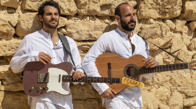 ישראלי וענבר. "המגורים המשותפים הולידו את הלהקה" (צילום: יח"צ)