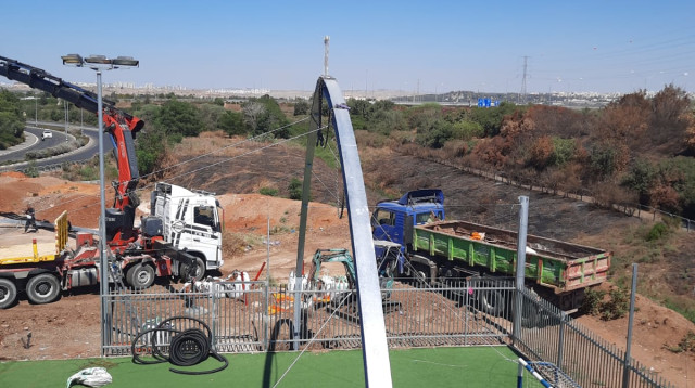 מגרש המשחקים בהדר גנים. חשש שהפעילות המהירה נובעת משיקולי בחירות (צילום: באדיבות התושבים)