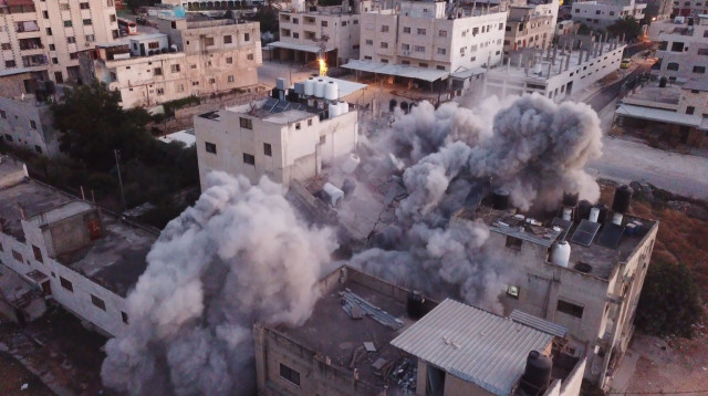 צה"ל הורס את בית המחבל (צילום: דובר צה"ל)