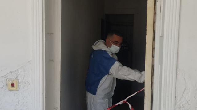 זירת האירוע בחיפה שבה נמצאה הגופה (צילום: דוברות המשטרה)