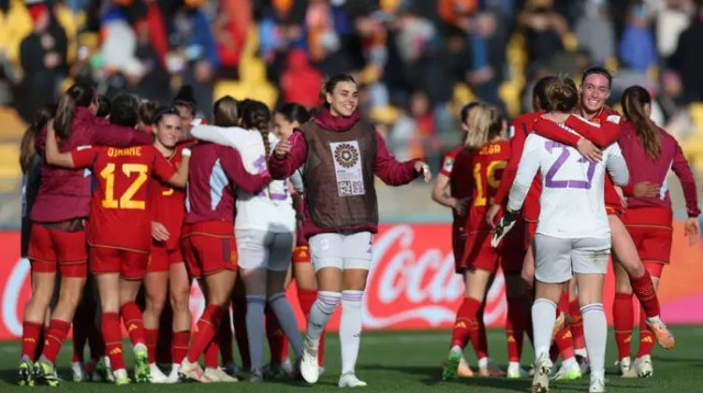 הישג מרשים. שחקניות ספרד חוגגות (צילום: GettyImages, Lars Baron)