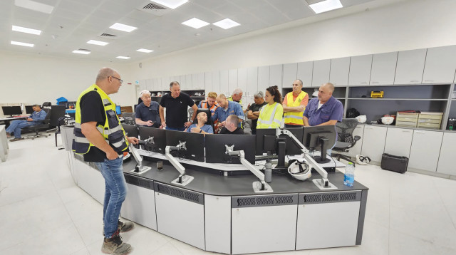 חדר הבקרה של יחידה 70 (צילום: חברת החשמל)