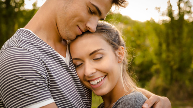  קשר רגשי הוא חלק בלתי נפרד מכל מערכת יחסים רומנטית (צילום: אינג'אימג')