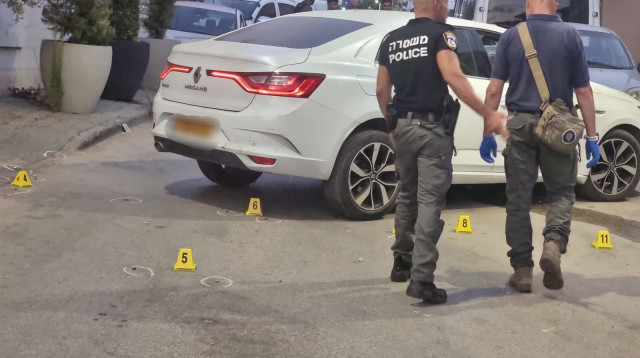 זירת אירוע הירי בג'לג'וליה  (צילום: דוברות המשטרה)