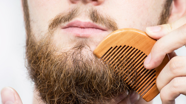 כך נראית האישה עם הזקן הכי ארוך בעולם (צילום: אינג'אימג')