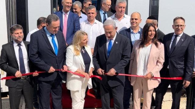 חניכת הרכבת הקלה בגוש דן  (צילום: ללא קרדיט)