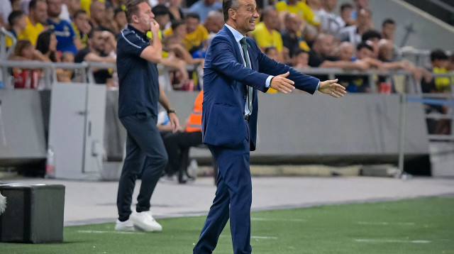 חוסה לואיס אולטרה, מאמן א.א.ק לרנקה (צילום: אריאל שלום)