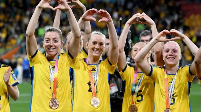 מקום שלישי בעולם. שבדיה חוגגת (צילום: רויטרס)