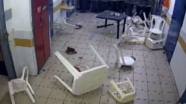 כאוס בכלא בעקבות הפרות הסדר  (צילום: דוברות שב"ס)