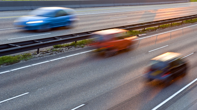 תועד נוהג במהירות של 253 קמ"ש - זה העונש שקיבל (צילום: אינג'אימג')