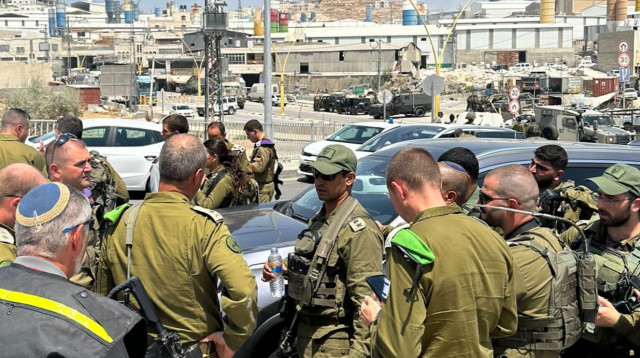 חיילי צה"ל בזירת הפיגוע בדרום הר חברון (צילום: דובר צה"ל)