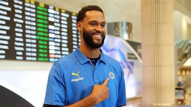 "אנסה לעזור איפה שאוכל". ווב בישראל (צילום: אתר רשמי, מכבי תל אביב)