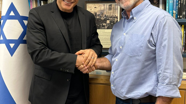 גיל חנניה, יאיר לפיד (צילום: יח"צ)