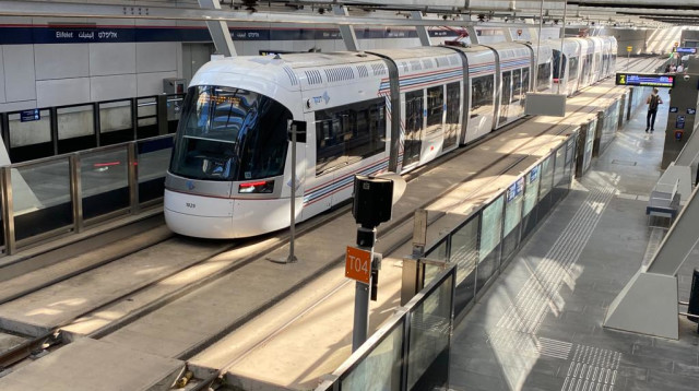 הרכבת הקלה בתל אביב (צילום: אבשלום ששוני)