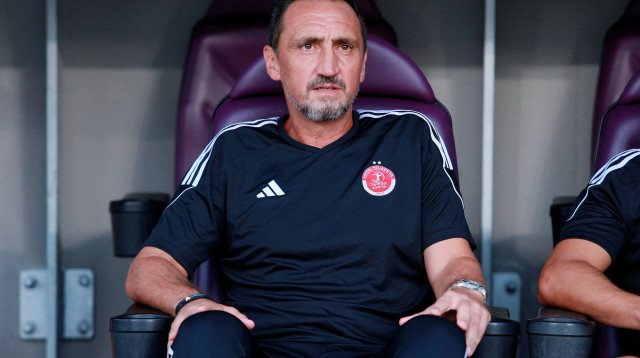 מאמן הפועל תל אביב מייקל ולקאניס (צילום: קובי אליהו)