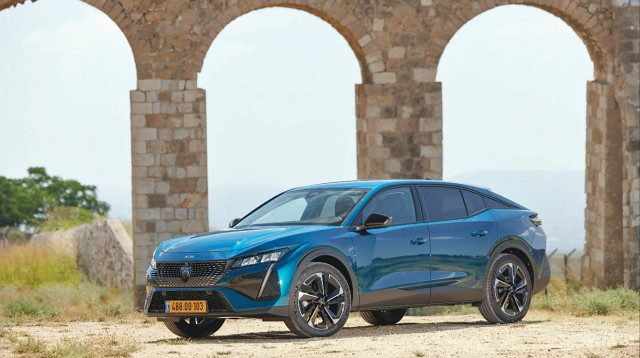 פיג'ו 408 (צילום: רונן טופלברג)