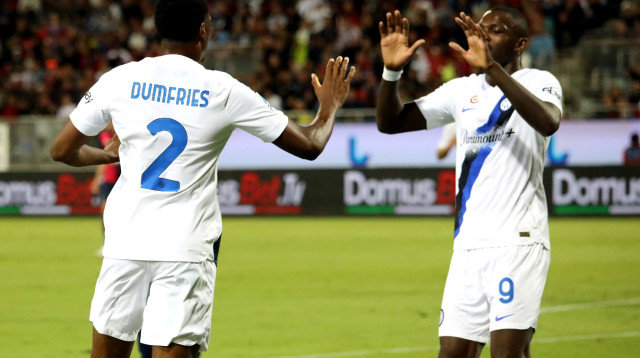 דנזל דומפריס לצד מרכוס תוראם אינטר (צילום: GettyImages)