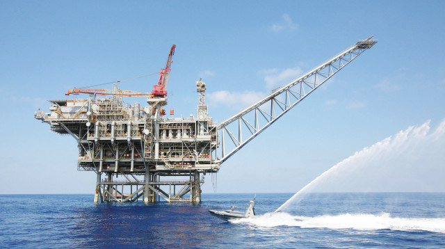 אסדת גז (צילום: אבשלום ששוני)