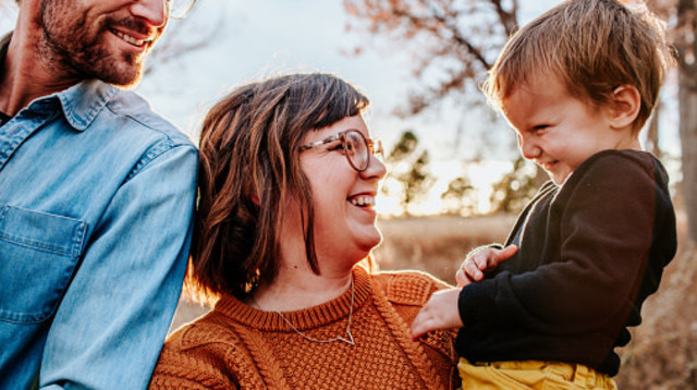 מה ההשלכות של הורות משותפת? (צילום: Cavan Images gettimages)