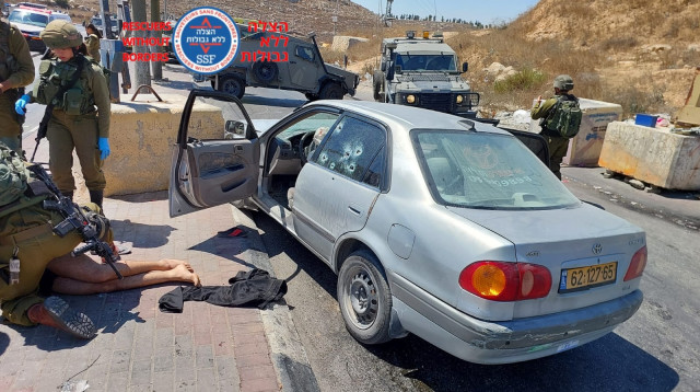 ניסיון פיגוע דריסה בצומת חגי (צילום: הצלה יו"ש)