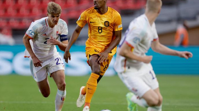 הרבה מצבים, אפס שערים. ריאן חראפנברך מול שארל דה קטלארה (צילום: אימג'בנק  GettyImages, Soccrates Images)