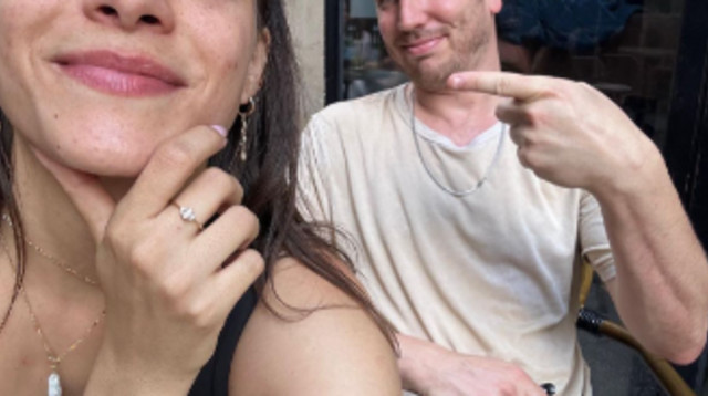 מי-רן מנקס ואסף פורת בהצעת הנישואין (צילום: צילום מסך אינסטגרם)