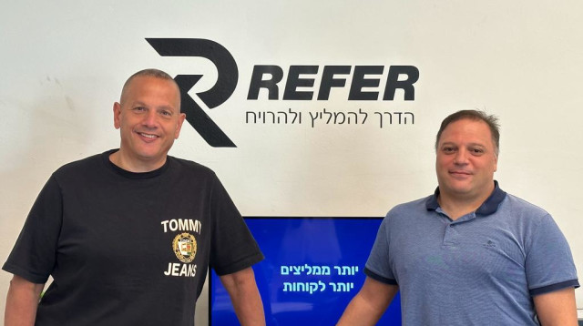 שרון ארד ועו”ד אדי אליאסף (צילום: REFER )