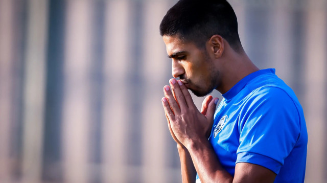 דור פרץ באימון נבחרת ישראל (צילום: מאור אלקסלסי)